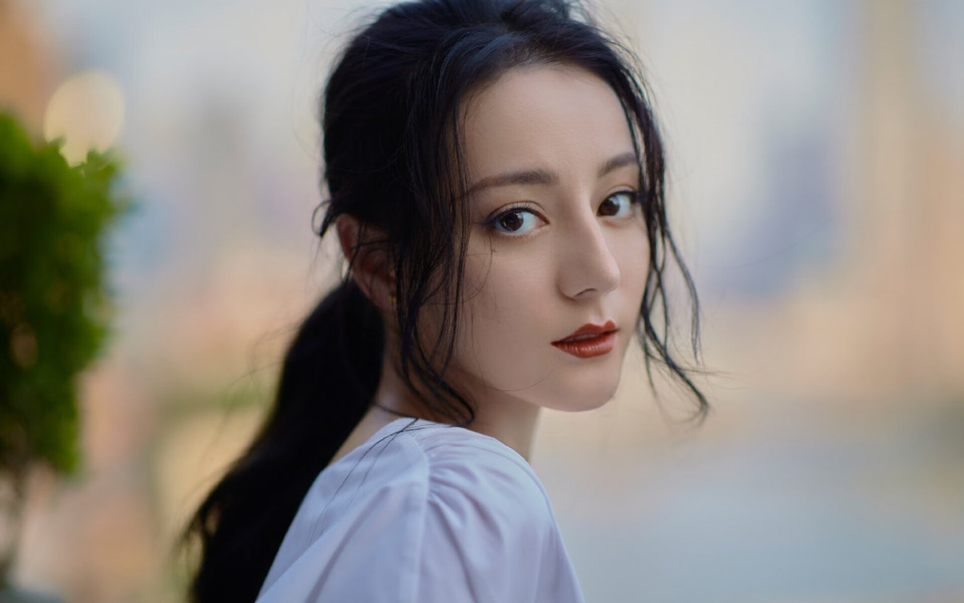 在总决赛关键时刻,库里连续命中三个远距离三分,最关键时刻的“天外飞仙”!