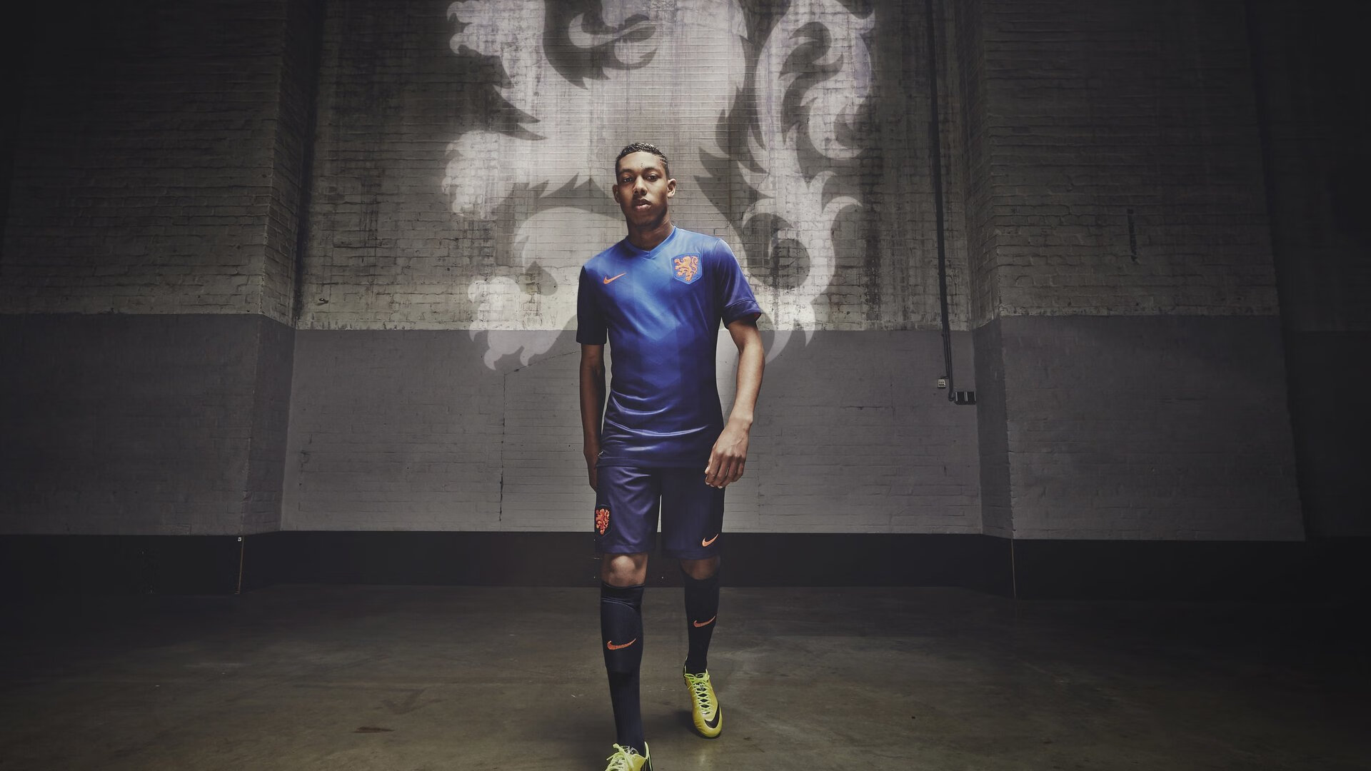 莱昂·马尔尚用坚韧精神征服赛场挑战，豪尔赫·莱昂马丁内斯