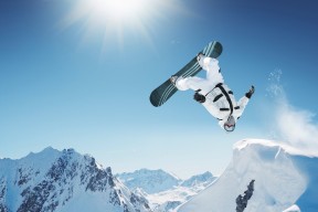 爱游戏平台-CBA联盟发布赛季数据报告球员表现趋势一目了然，cba数据2021