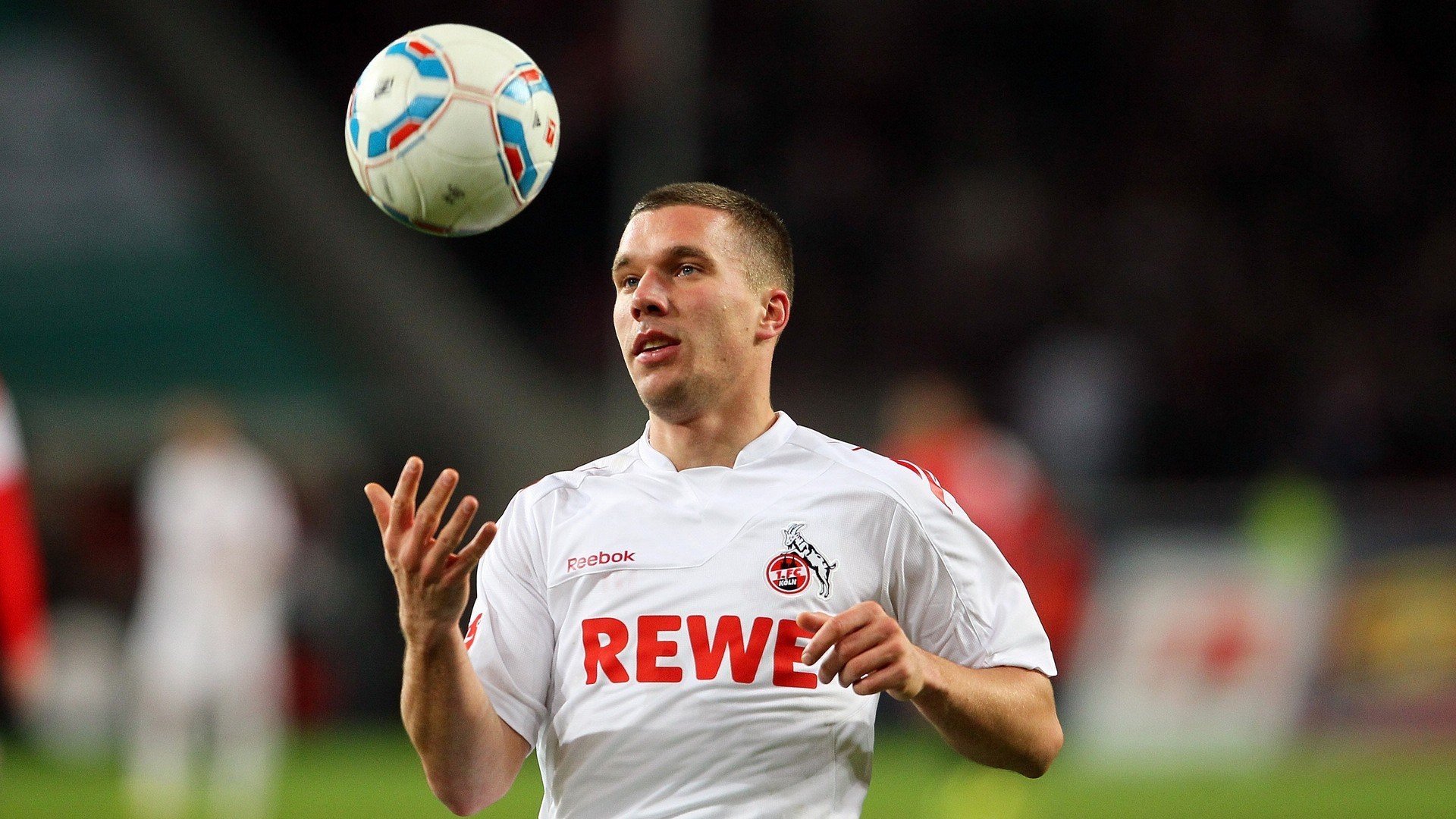 “马科斯·梅特罗的进攻与防守结合，为阿根廷美洲狮队开辟新局面”